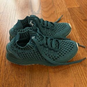 No bull mesh running shoes